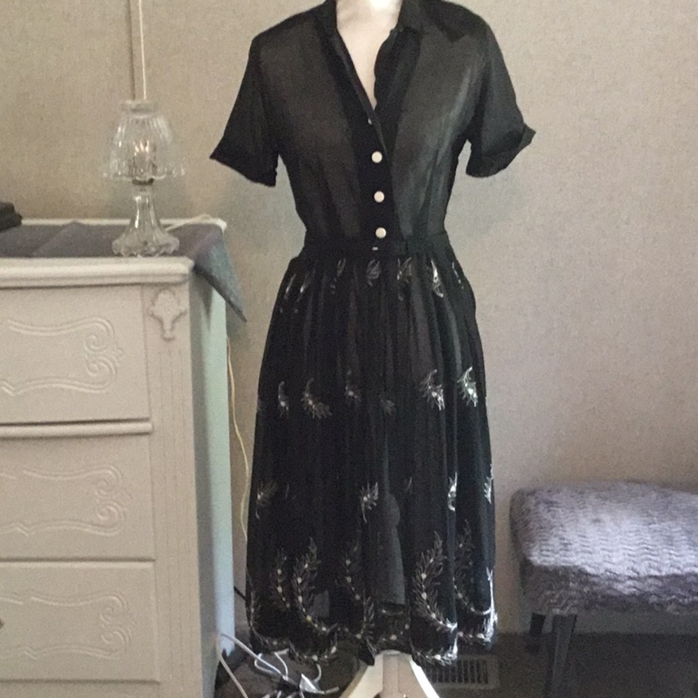 Vintage black dress with white embroidered flowers brand Styled by Lynbr…